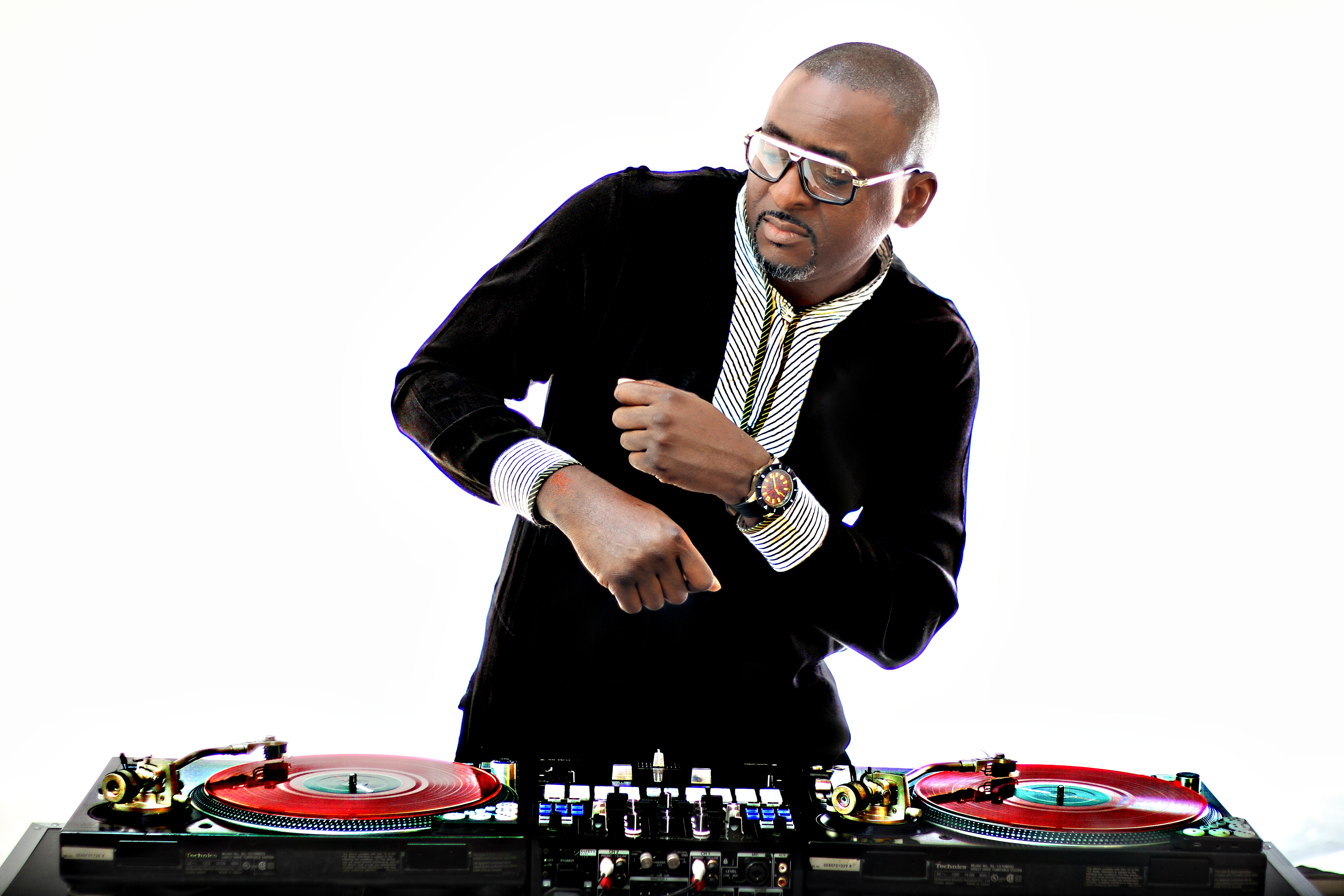 Dj MixmasterBrown, a professional Nigerian dj based in Houston Tx &...